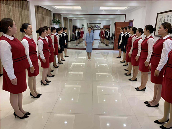 學(xué)思踐悟守初心 禮儀賦能促服務(wù)——市福彩中心成功舉辦主題教育與職工服務(wù)禮儀培訓(xùn)會(huì)